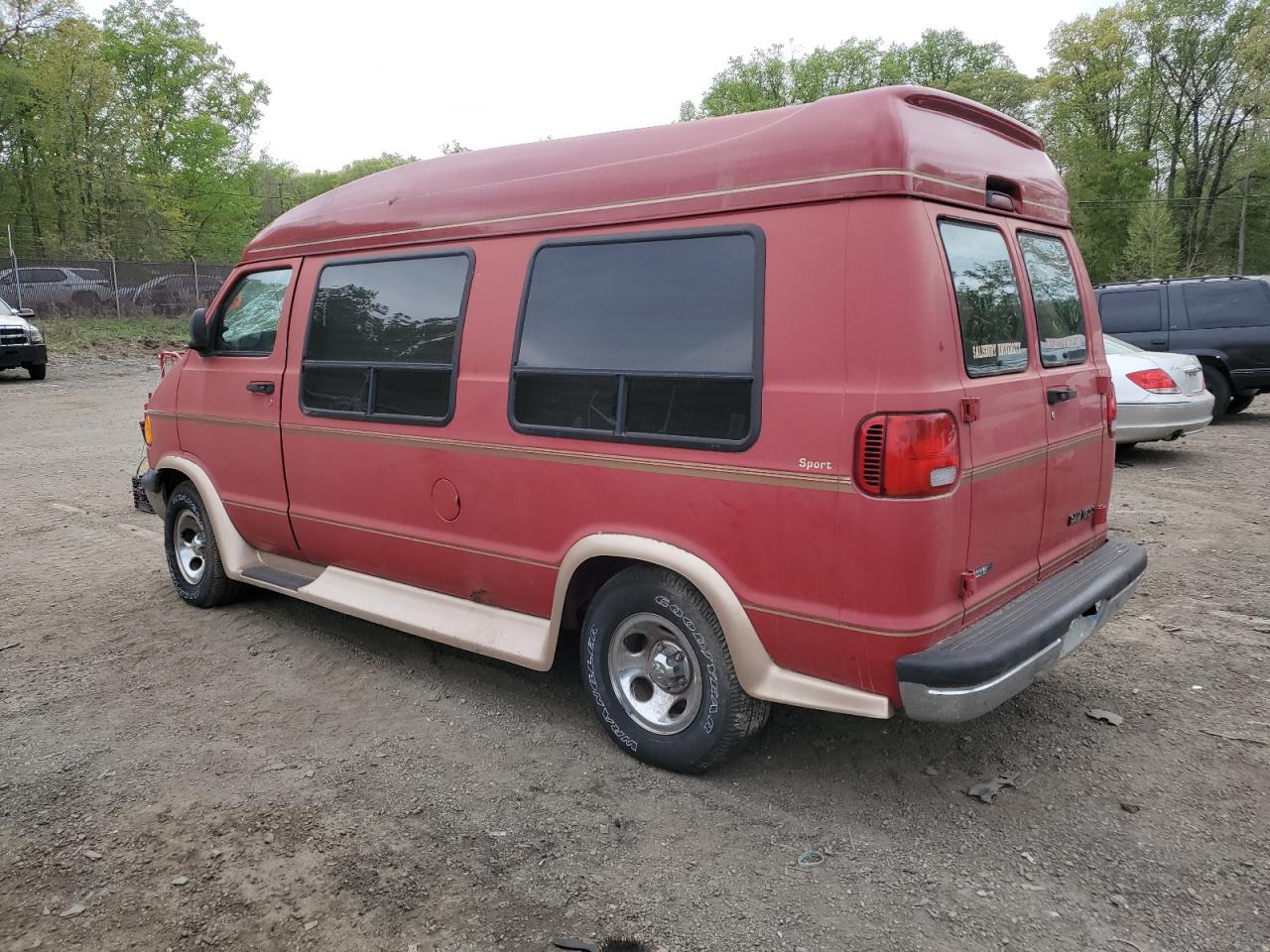 DODGE B SERIES 2002 2B6HB11Y92K146300 Photo 2