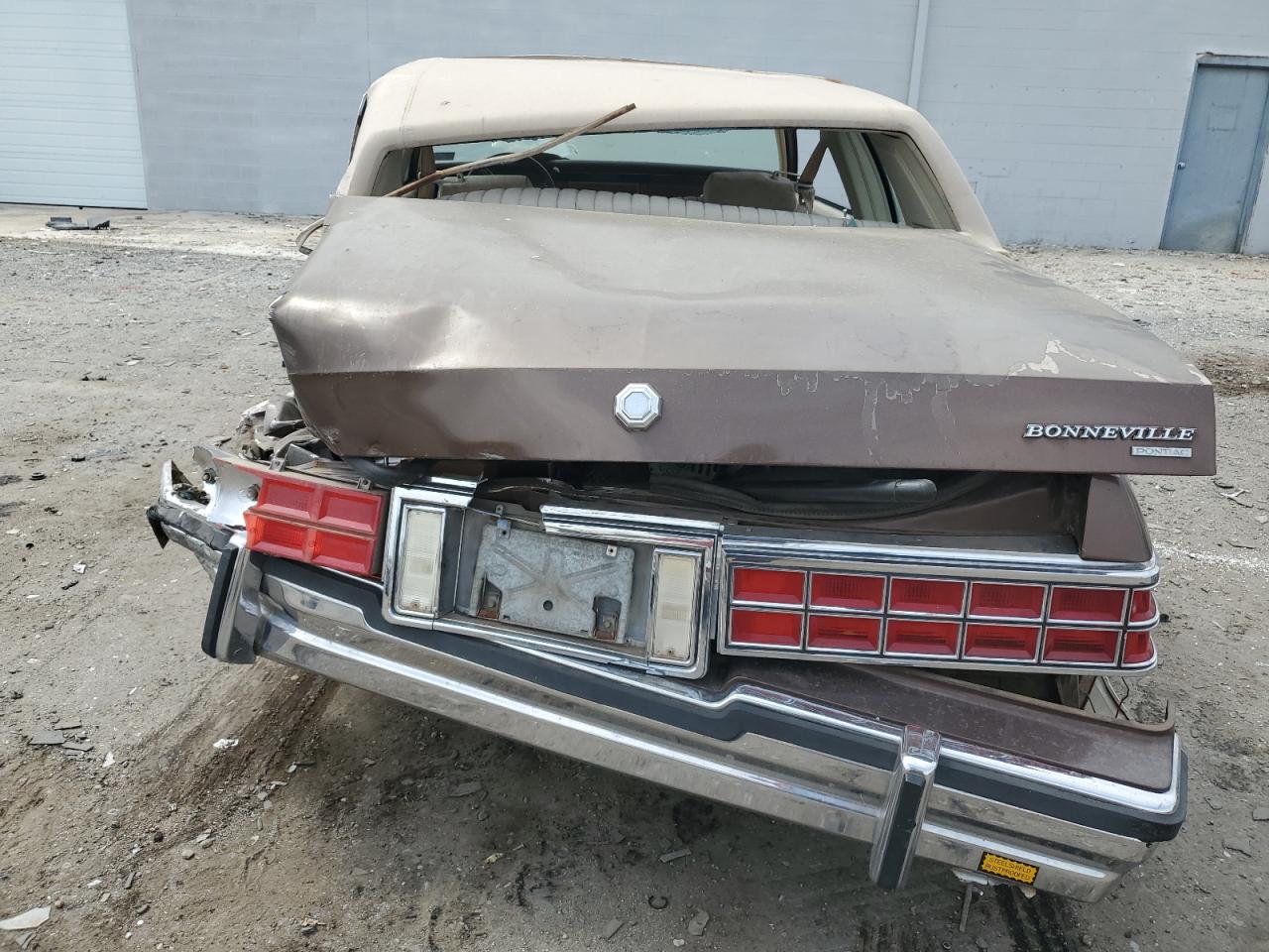 1981 Pontiac Bonneville VIN: 2G2AN37Y8B1705742 Lot: 54714325