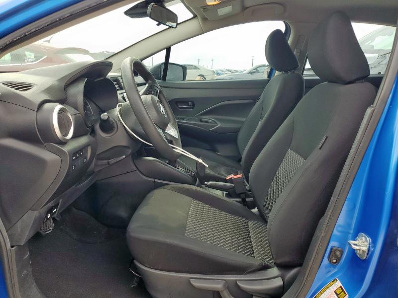  NISSAN VERSA 2021 Синій