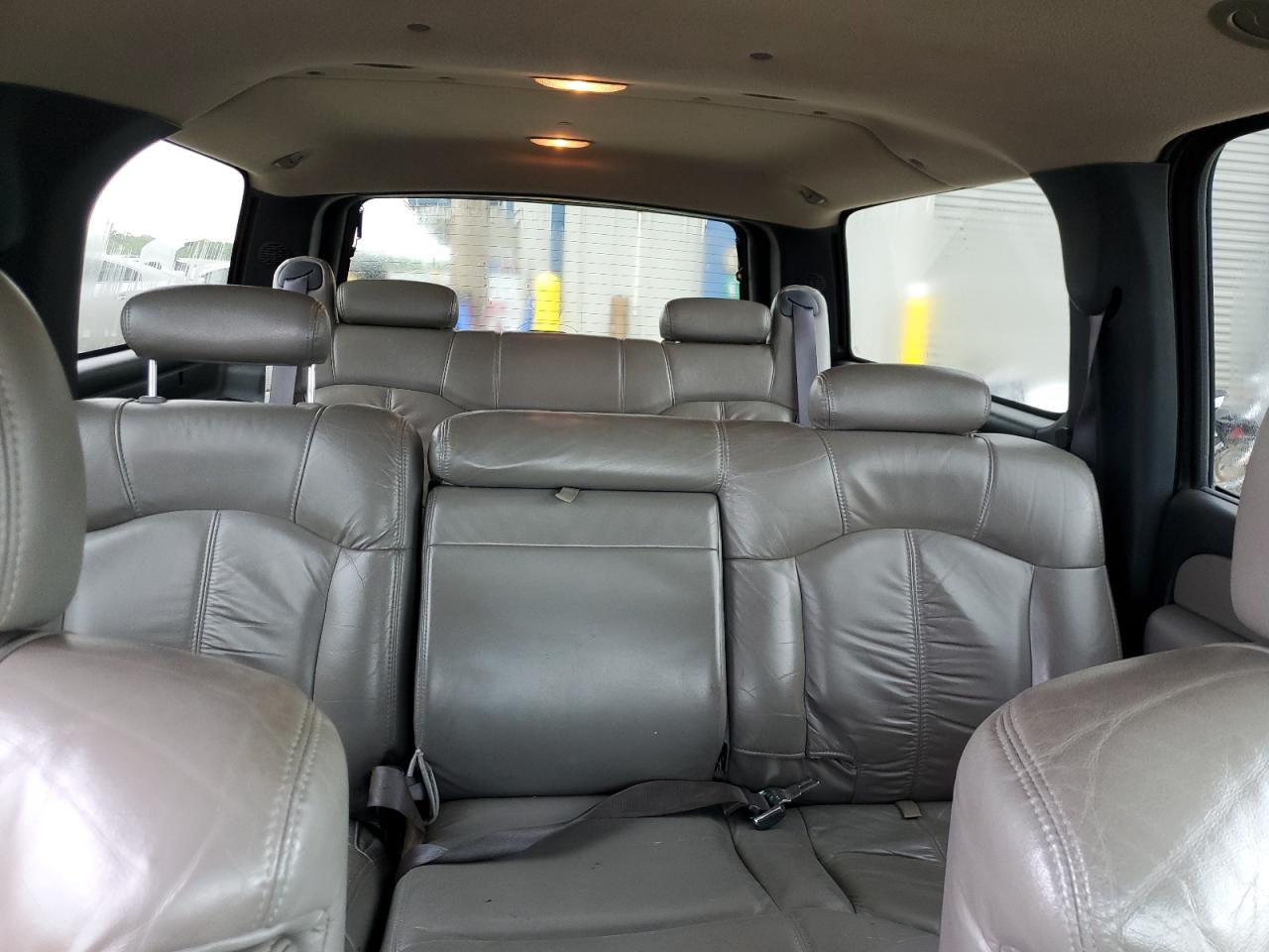 2002 Chevrolet Suburban K1500 VIN: 1GNFK16Z42J301570 Lot: 54318505