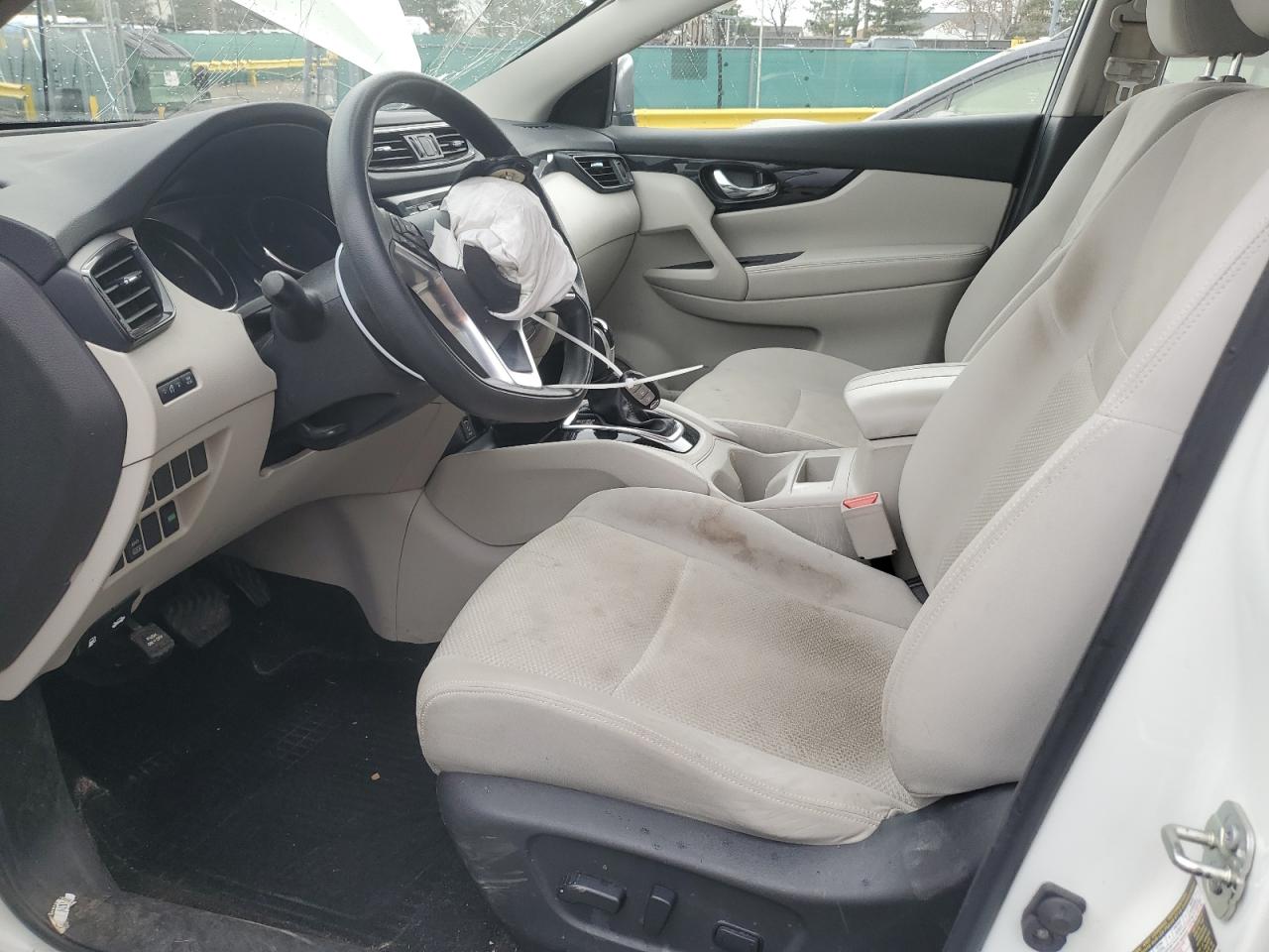 JN1BJ1CR9JW601057 NISSAN ROGUE 2018