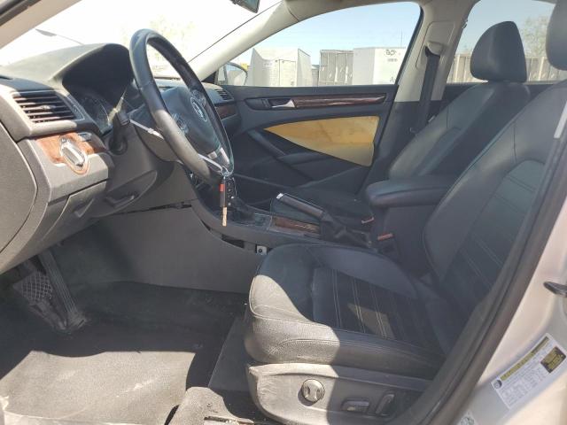  VOLKSWAGEN PASSAT 2012 Srebrny