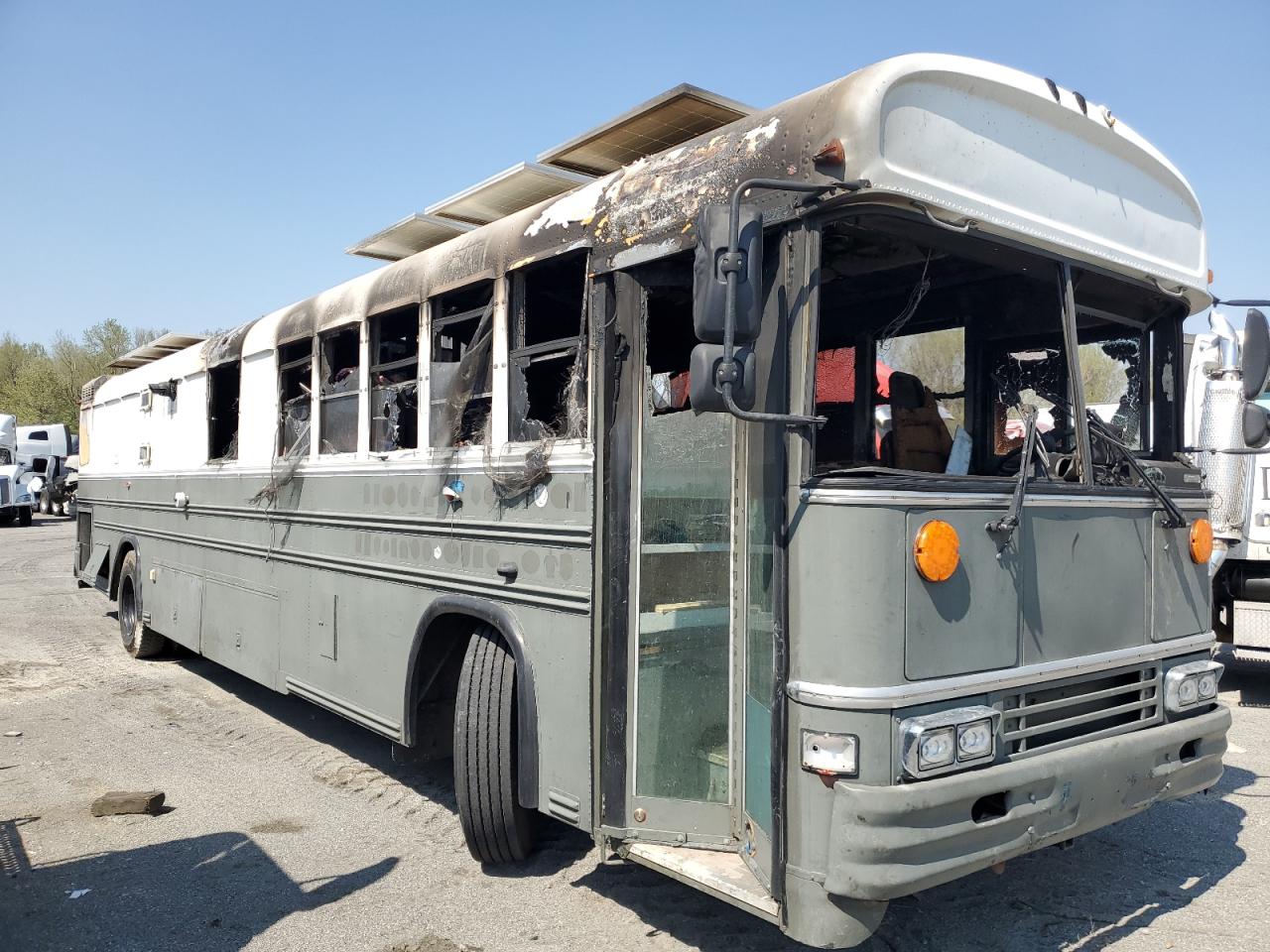 1991 Blue Bird School Bus / Transit Bus იყიდება Cahokia Heights-ში, IL - Burn - Interior