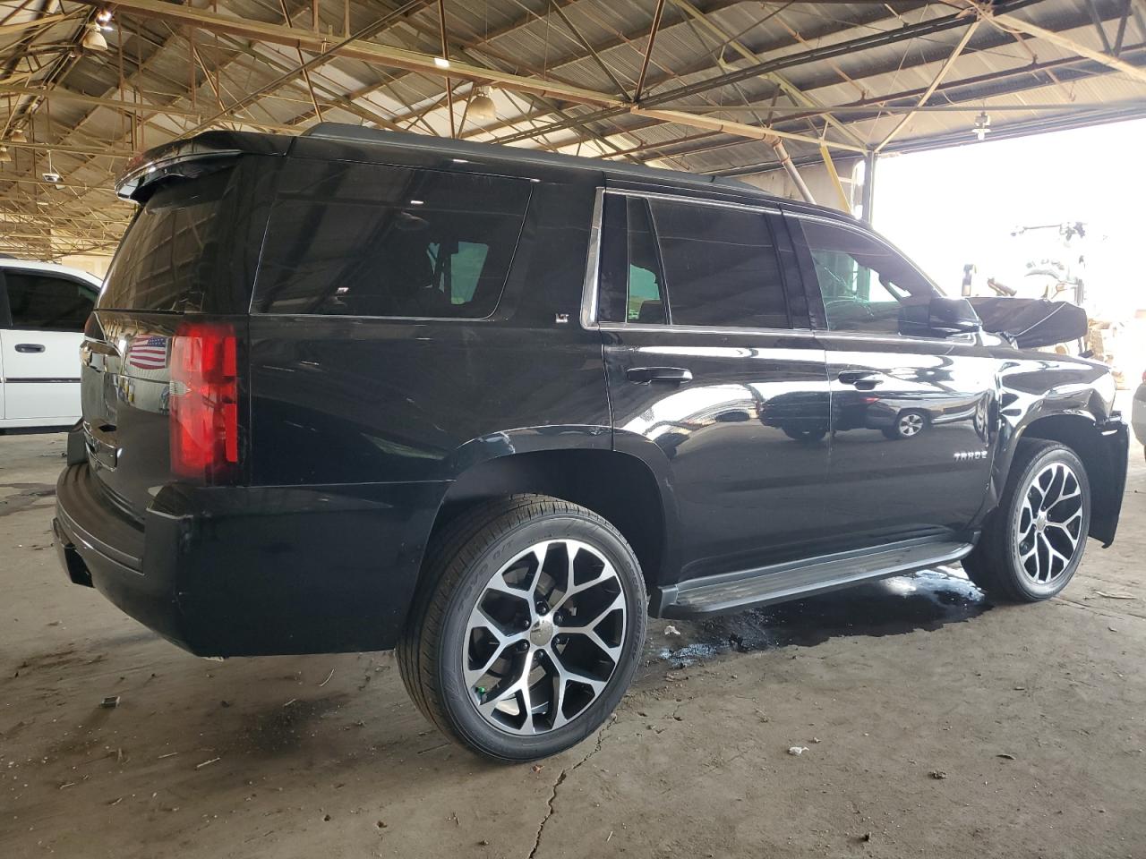 1GNSKBKC4KR304055 CHEVROLET TAHOE 2019