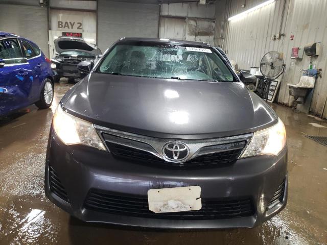  TOYOTA CAMRY 2013 Srebrny
