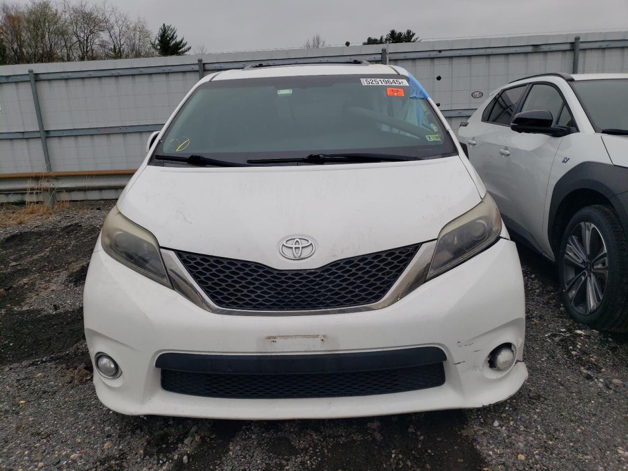 5TDXK3DC6GS749813 TOYOTA SIENNA 2016