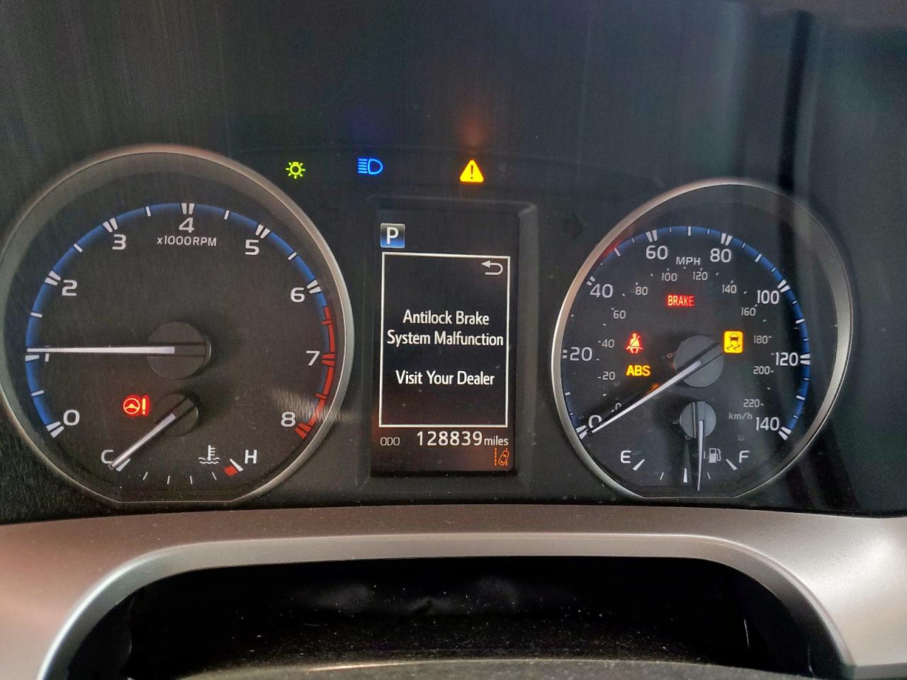 JTMZFREV0JJ175942 TOYOTA RAV4 2018