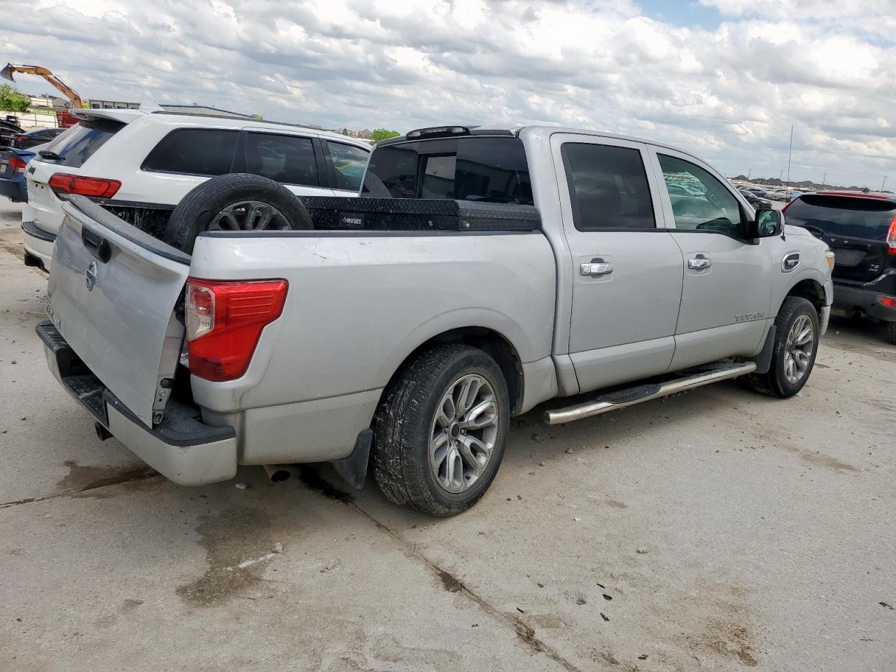1N6AA1EK5HN518019 NISSAN TITAN 2017