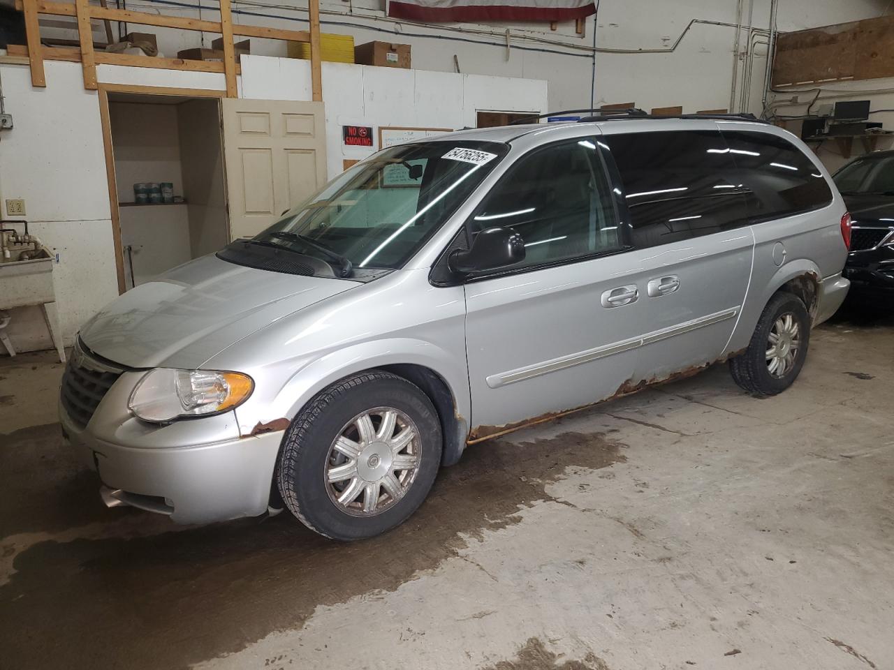 2006 Chrysler Town & Country Touring იყიდება Ham Lake-ში, MN - All Over