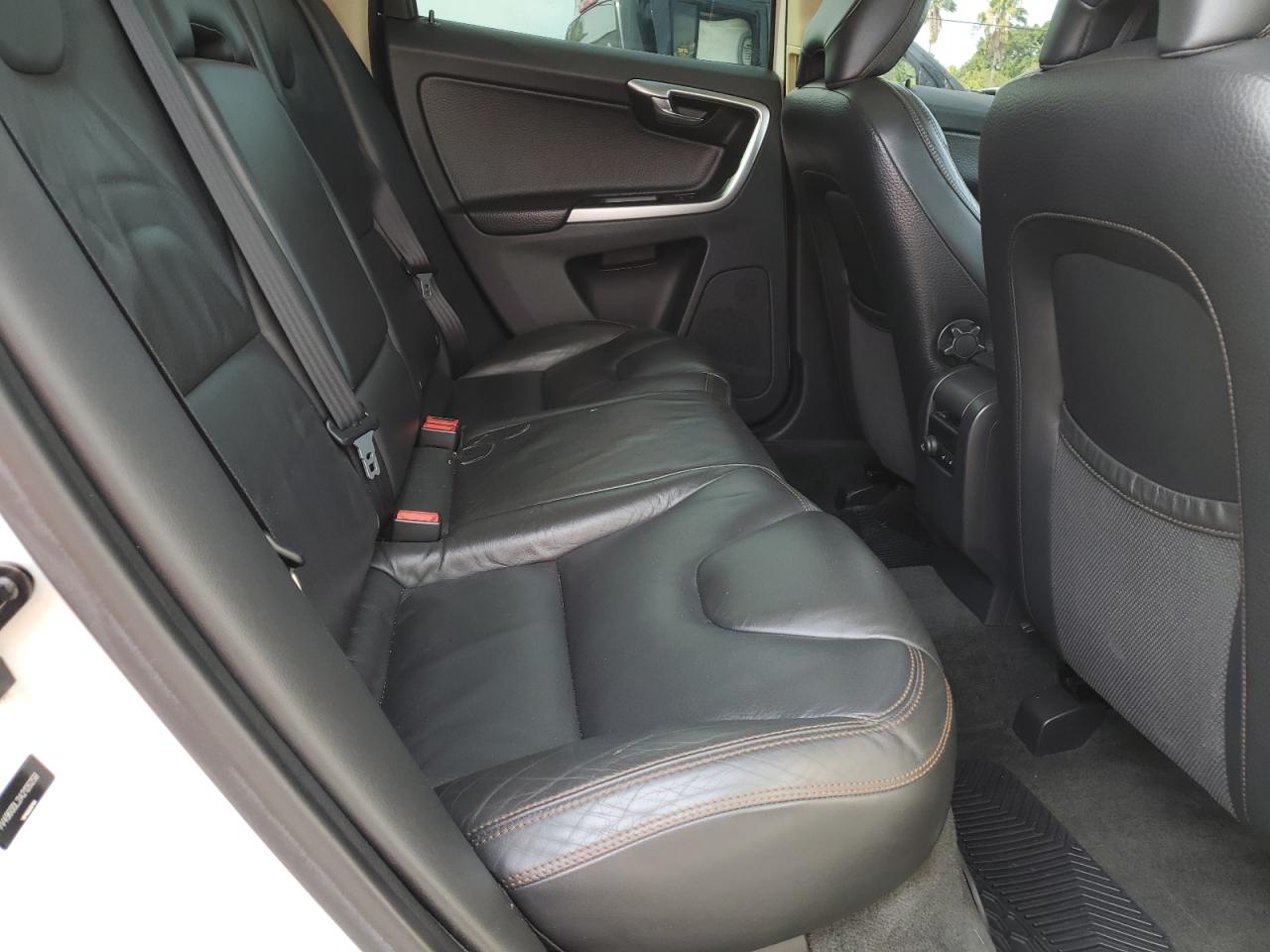 2010 Volvo Xc60 3.2 VIN: YV4960DL2A2126258 Lot: 54106475