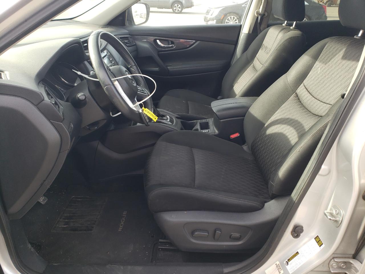 KNMAT2MT0HP587928 NISSAN ROGUE 2017