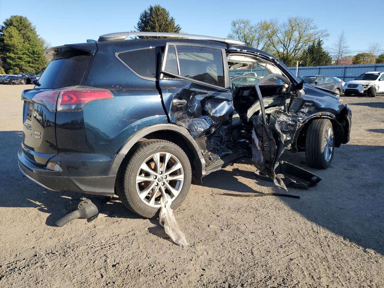 JTMDJREV9JD165630 TOYOTA RAV4 2018