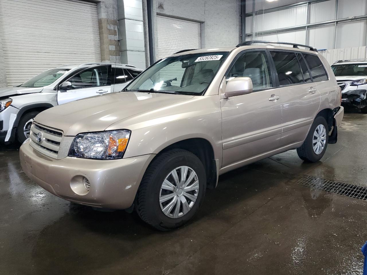 2004 Toyota Highlander for Sale in Ham Lake, MN - Rear End