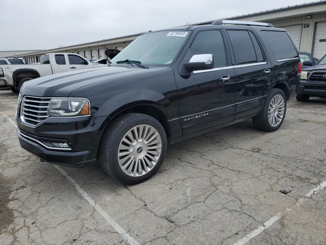 2016 Lincoln Navigator Reserve продається в Louisville, KY - Hail