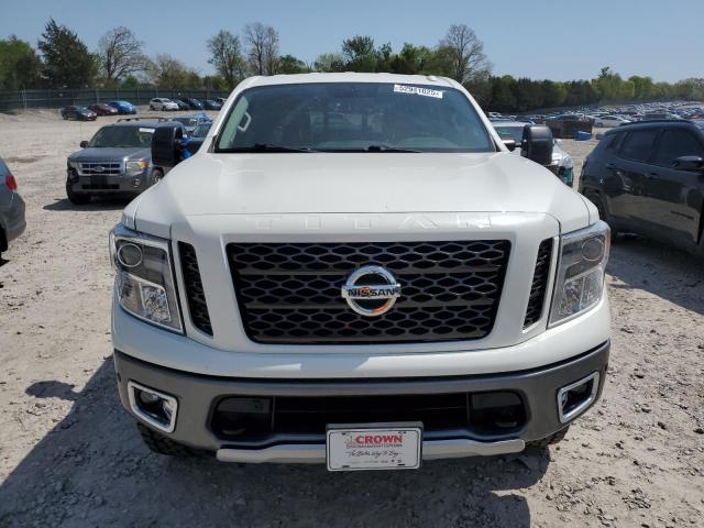  NISSAN TITAN 2017 White