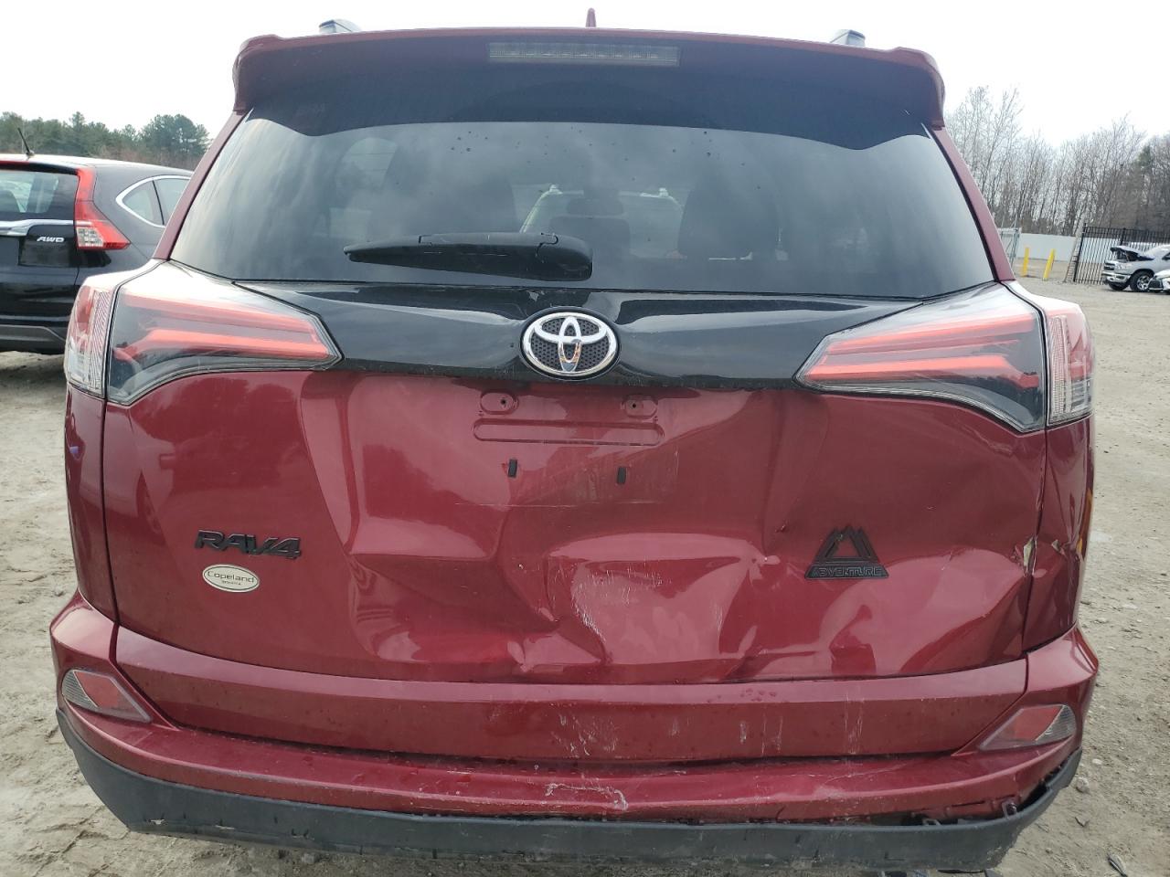2t3rfrev1jw771224 2T3RFREV1JW771224 2018 Toyota Rav4 Adventure