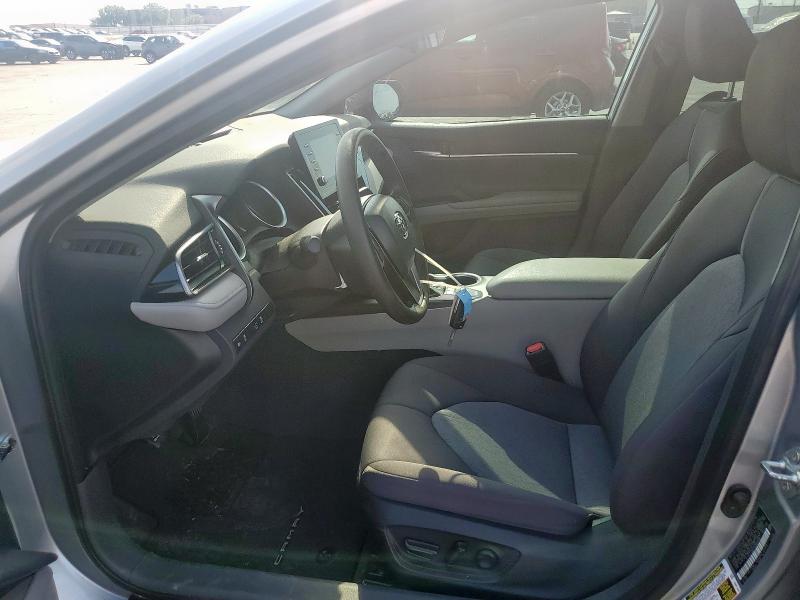  TOYOTA CAMRY 2023 Srebrny