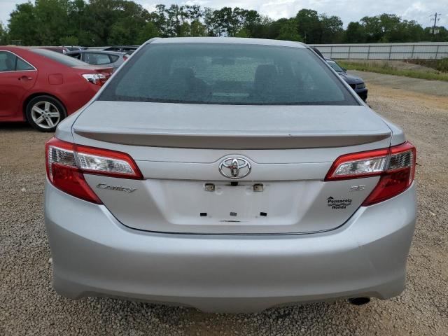  TOYOTA CAMRY 2014 Srebrny