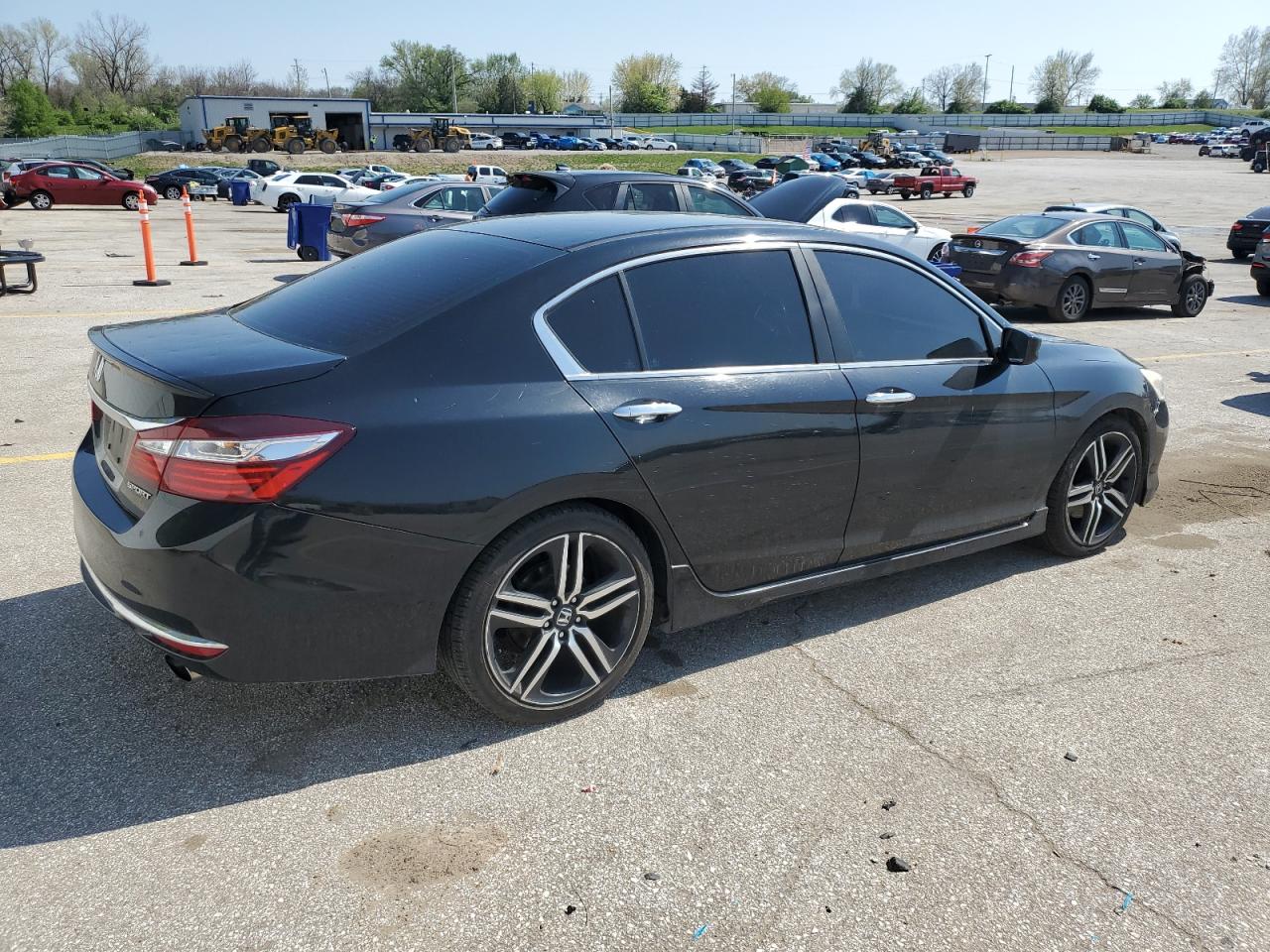 1HGCR2F52HA020601 HONDA ACCORD 2017