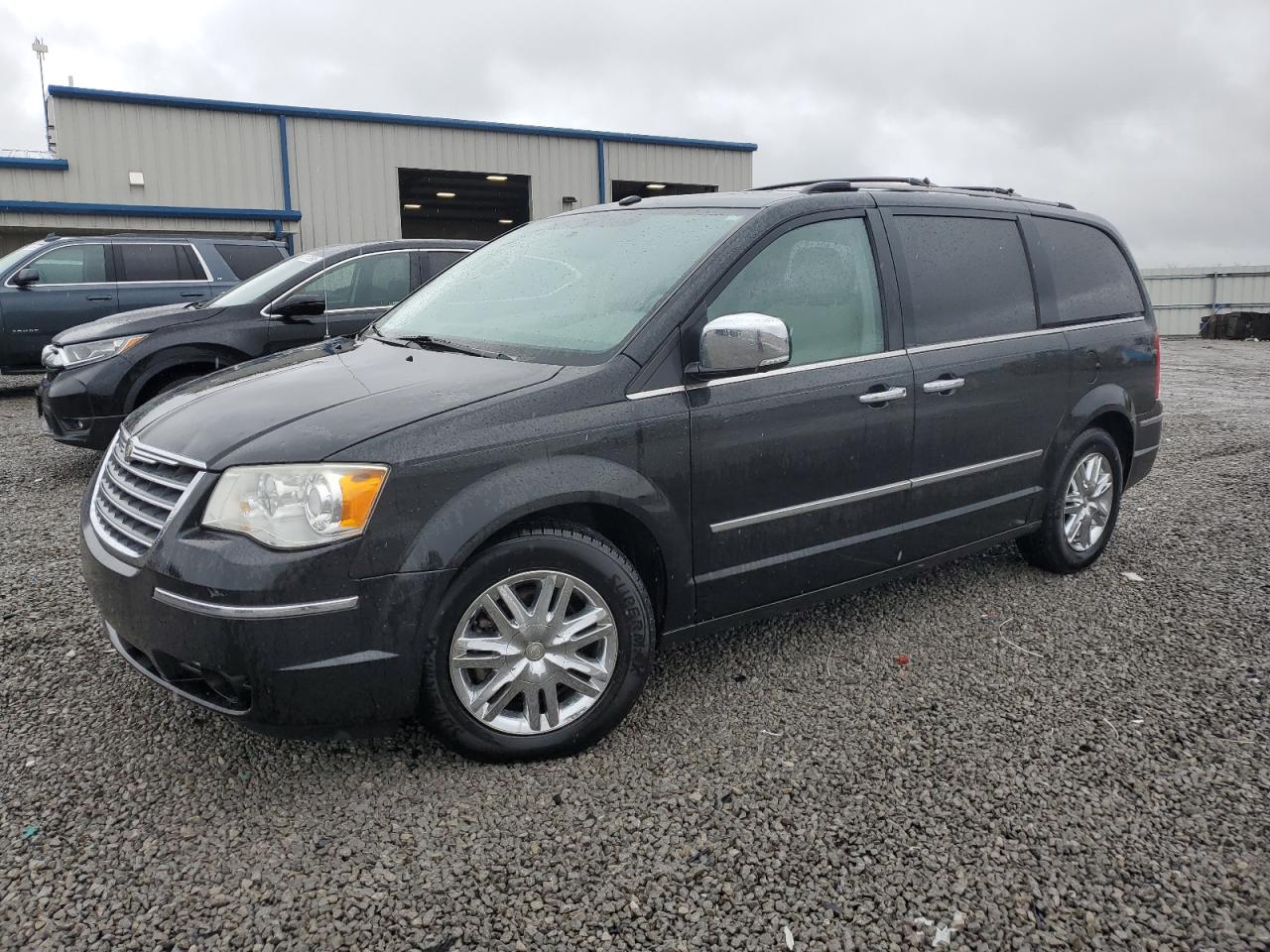 2010 Chrysler Town & Country Limited იყიდება Earlington-ში, KY - Hail