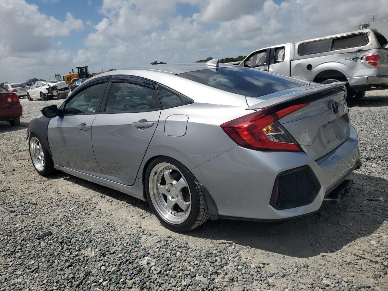 2HGFC1E57JH705288 HONDA CIVIC 2018