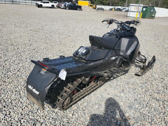 2021 SKIDOO RENEGADE