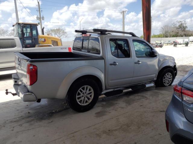  NISSAN FRONTIER 2017 Сріблястий