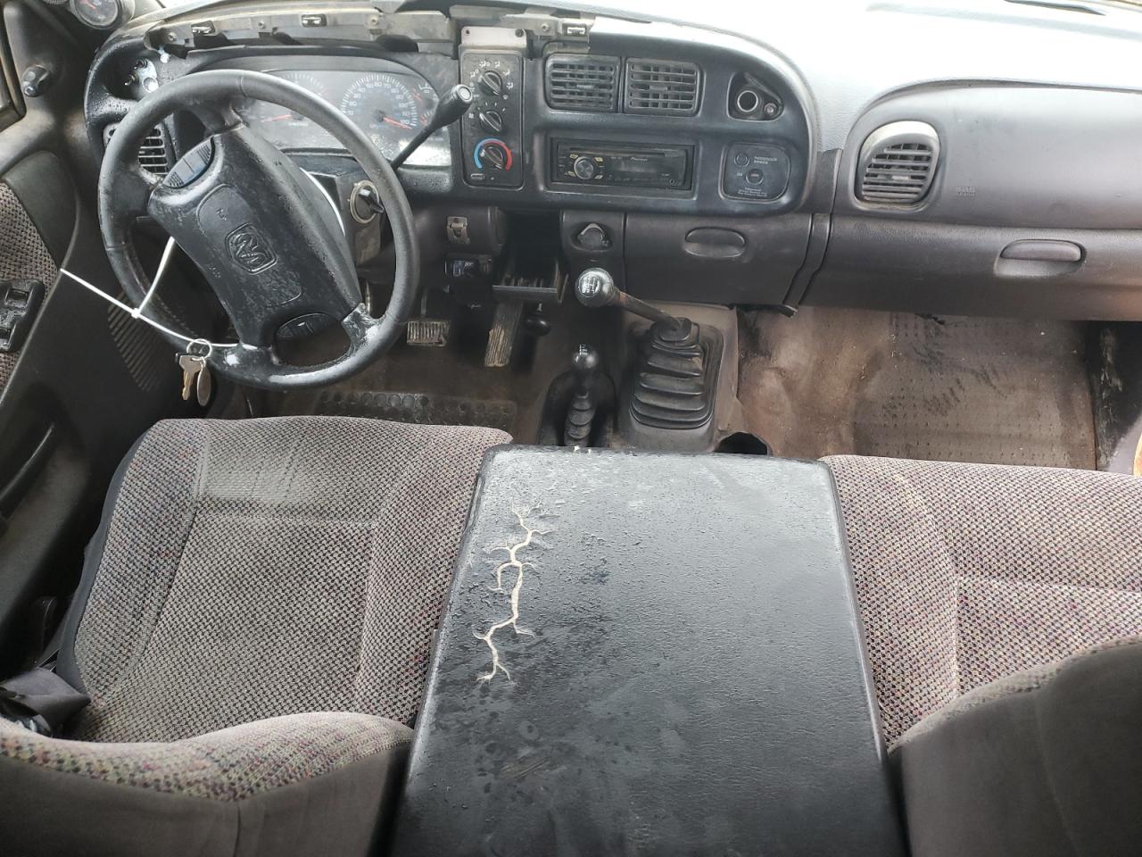 1998 Dodge Ram 2500 VIN: 3B7KF22D2WG102293 Lot: 54788495