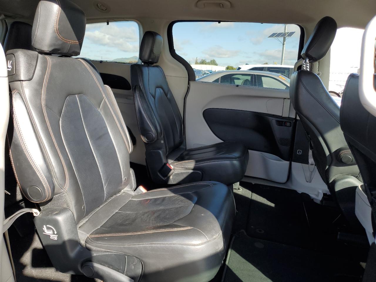 2017 Chrysler Pacifica Touring L VIN: 2C4RC1BG6HR576689 Lot: 51306455