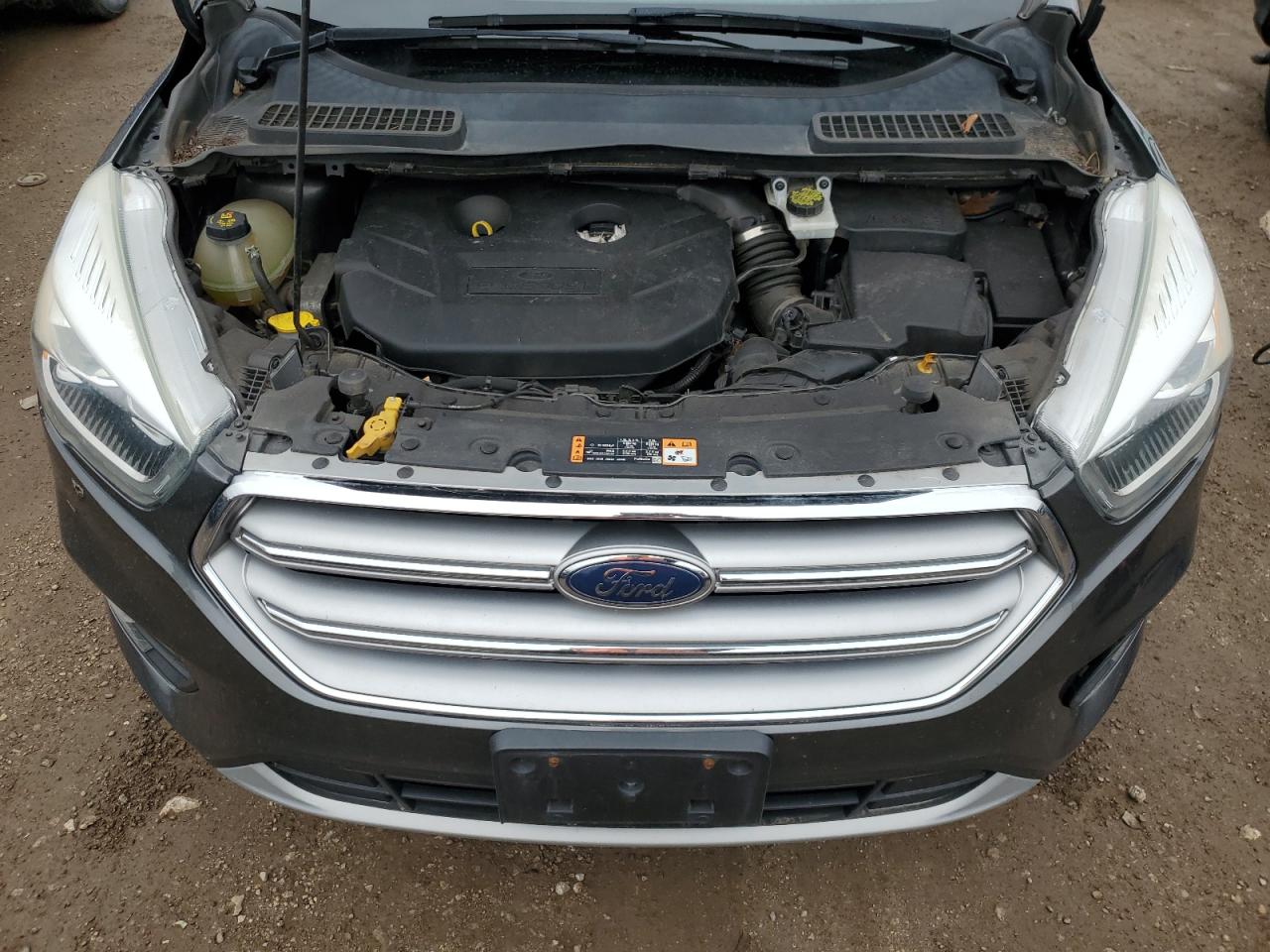 1FMCU9G92HUA76927 FORD ESCAPE 2017
