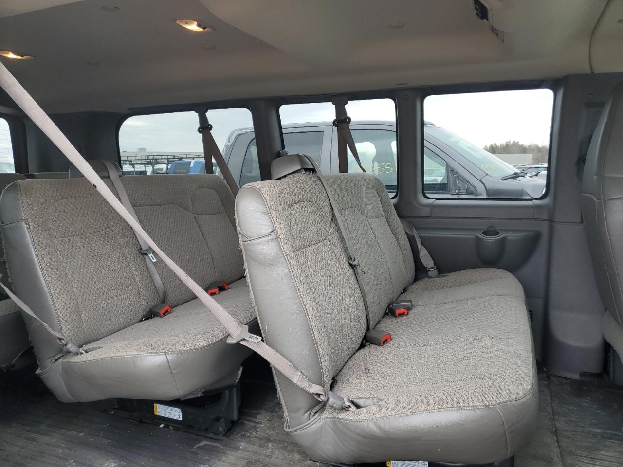 1GAWGFFF8H1244398 CHEVROLET EXPRESS 2017
