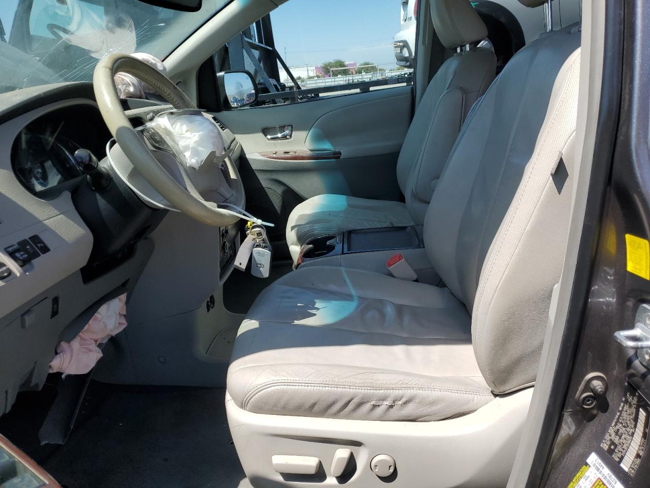 2011 Toyota Sienna Xle VIN: 5TDYK3DC3BS080235 Lot: 54392585