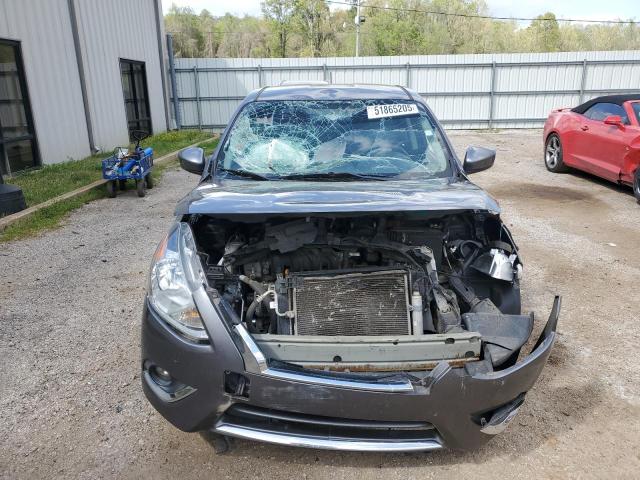  NISSAN VERSA 2018 Серый