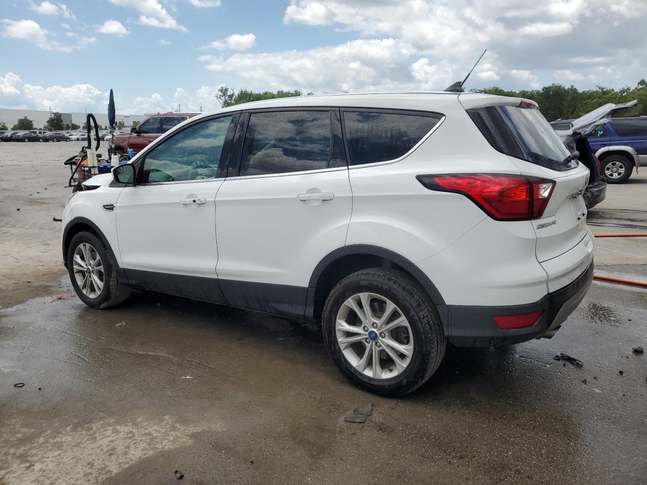 1FMCU0GD4KUB30333 FORD ESCAPE 2019