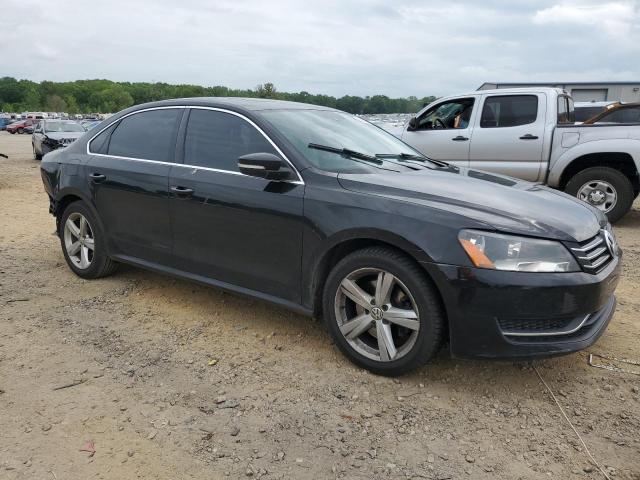 Sedans VOLKSWAGEN PASSAT 2013 Black