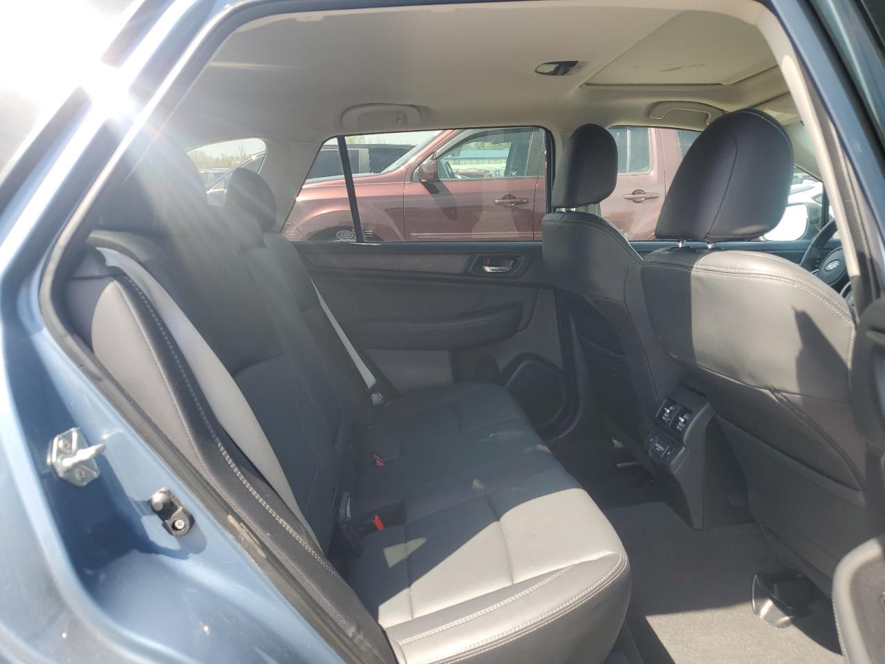 2018 Subaru Outback 2.5I Limited VIN: 4S4BSANC2J3282620 Lot: 55068995