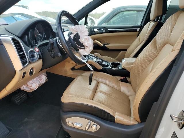  PORSCHE CAYENNE 2016 Biały
