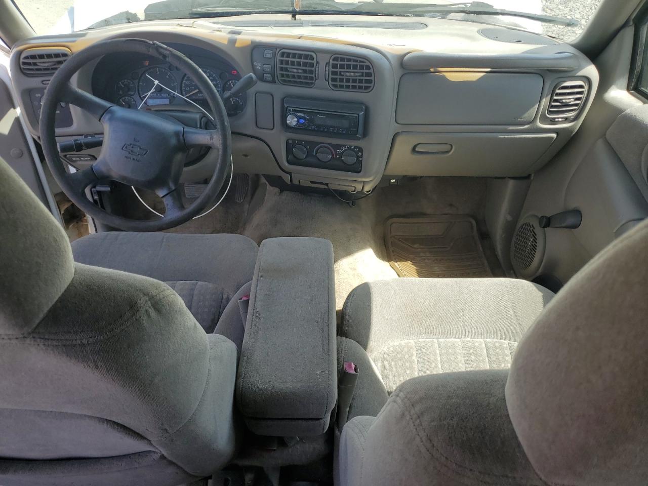 2001 Chevrolet Blazer VIN: 1GNDT13W71K230422 Lot: 54924005