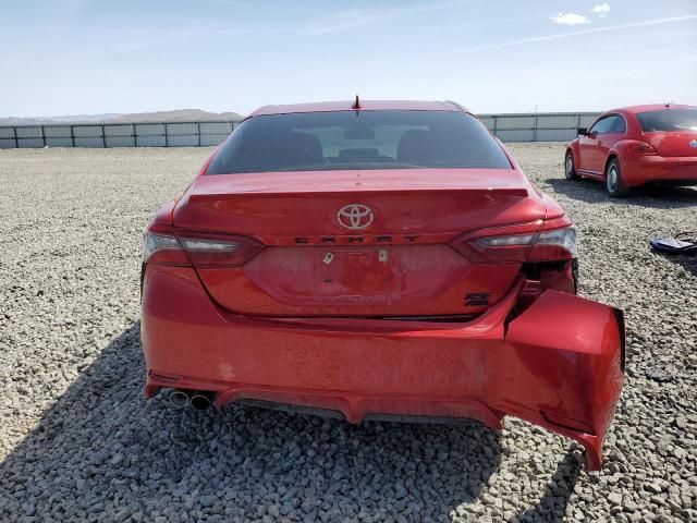  TOYOTA CAMRY 2021 Czerwony