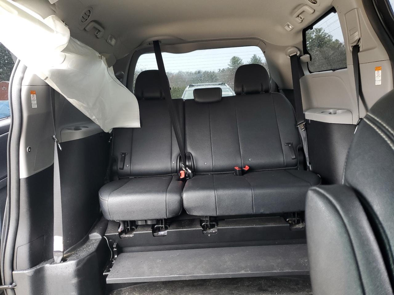5TDXZ3DC3JS965024 TOYOTA SIENNA 2018