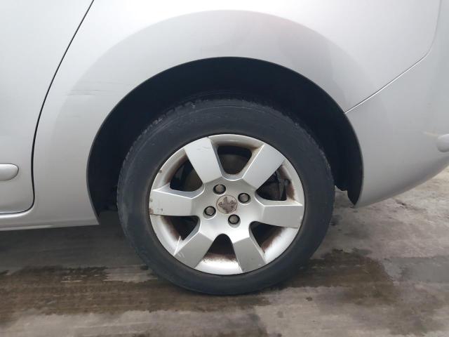 2011 PEUGEOT 5008 SPORT