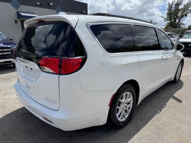  CHRYSLER MINIVAN 2020 Biały