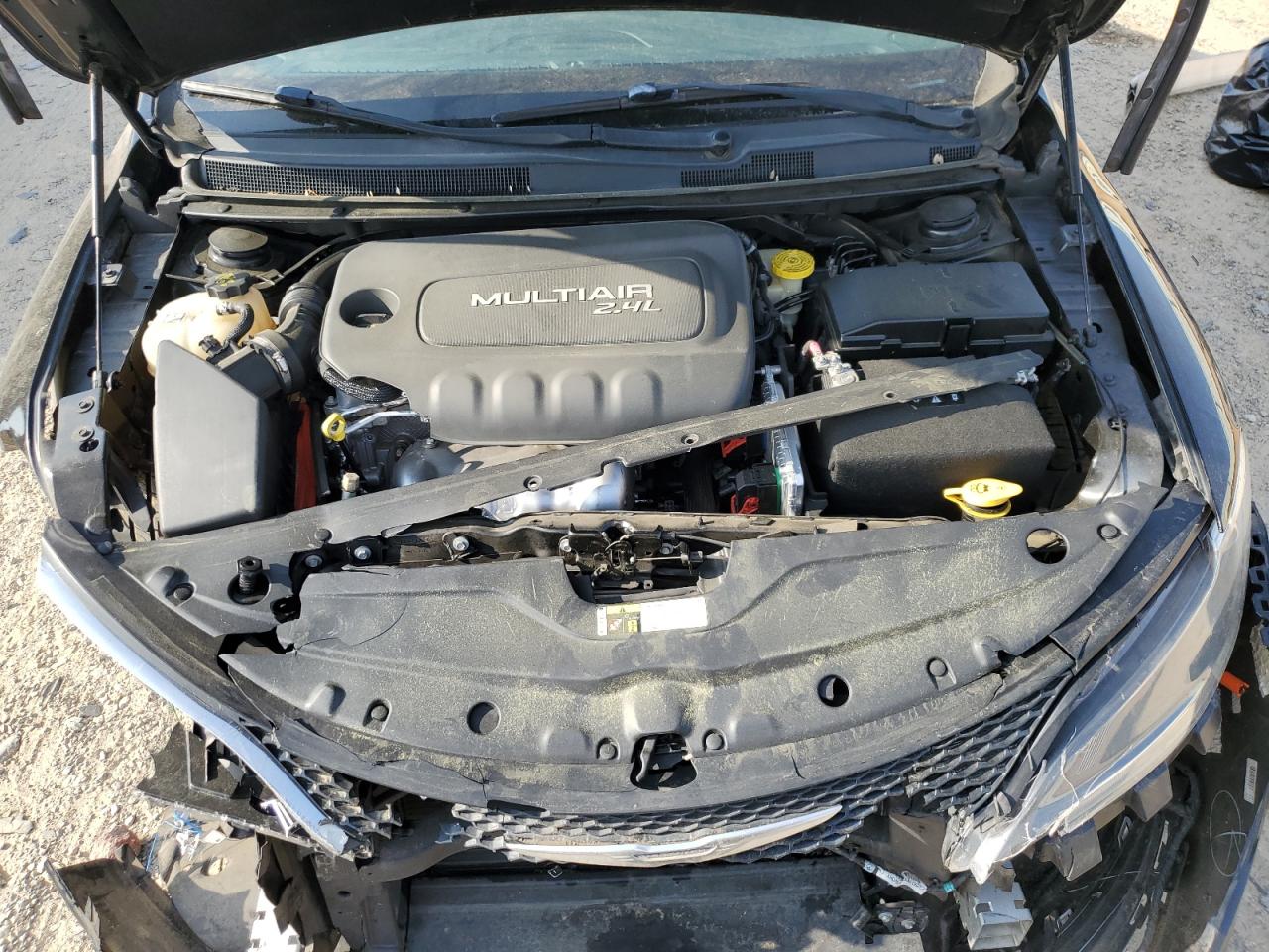 2015 Chrysler 200 Limited VIN: 1C3CCCAB4FN712386 Lot: 55240165