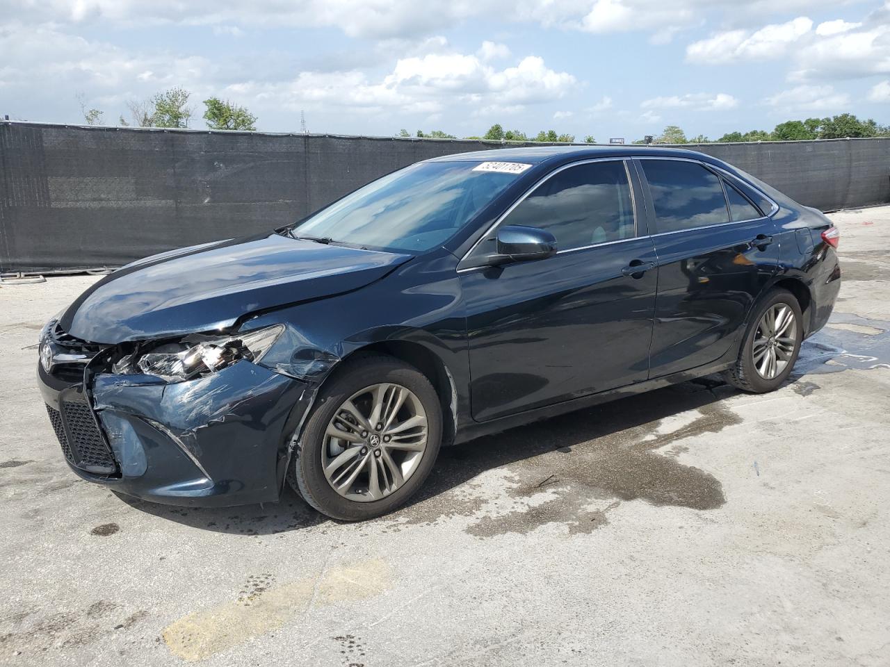 2017 Toyota Camry Le for Sale in Orlando, FL - Front End