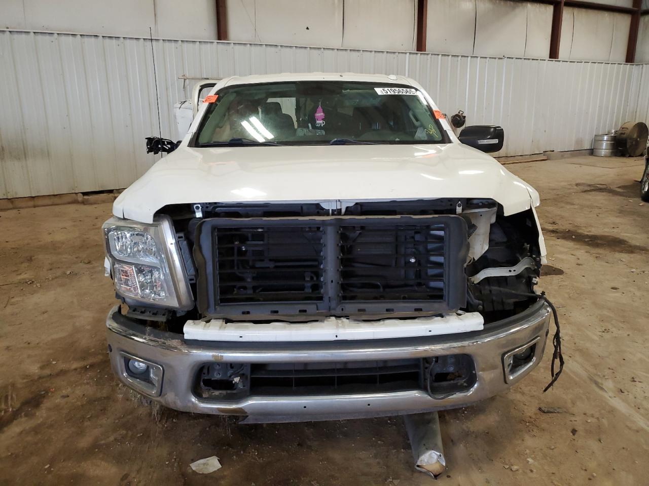 1N6AA1C6XHN558697 NISSAN TITAN 2017