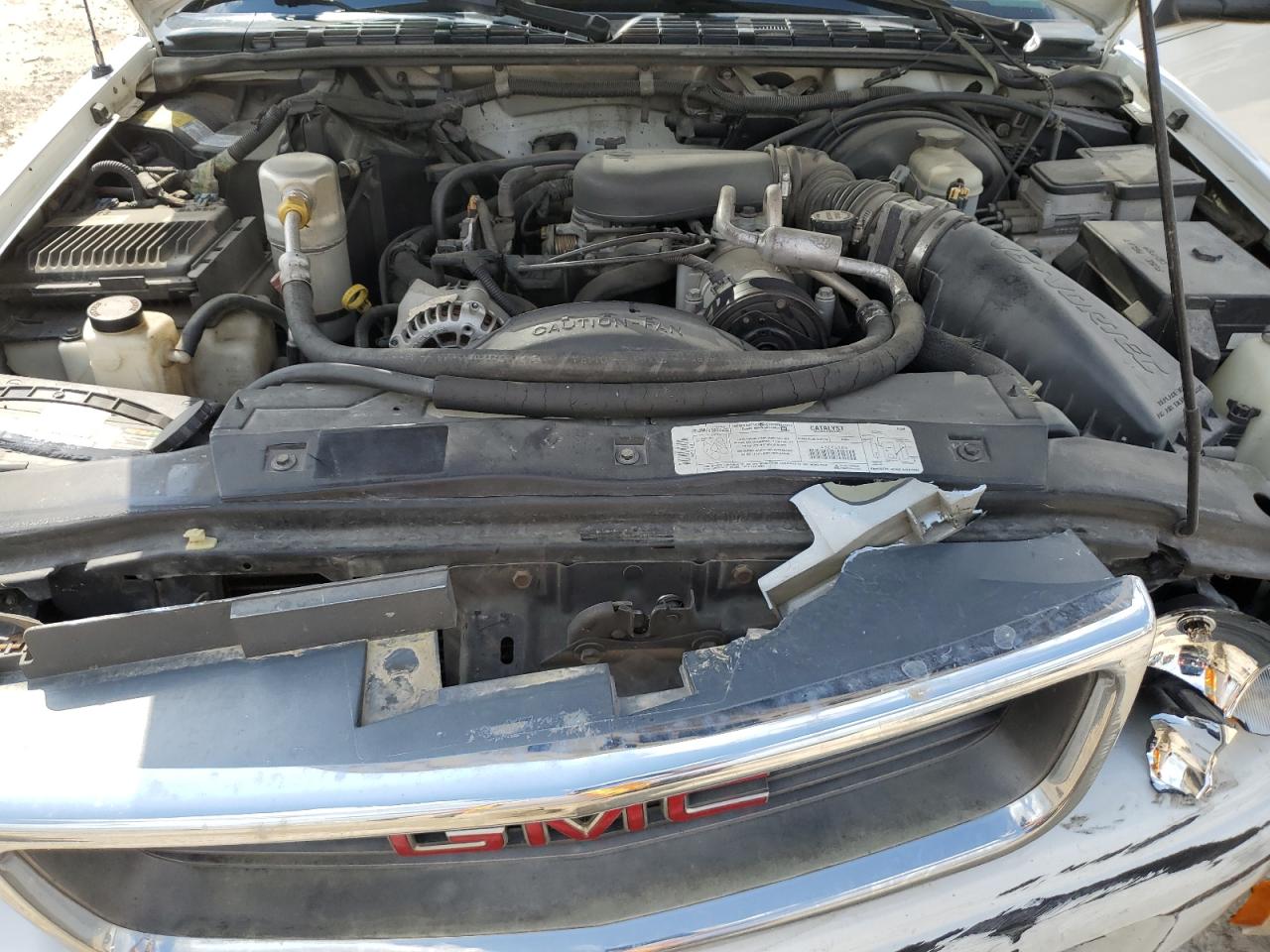 1998 GMC Jimmy VIN: 1GKDT13W9W2548482 Lot: 53700445