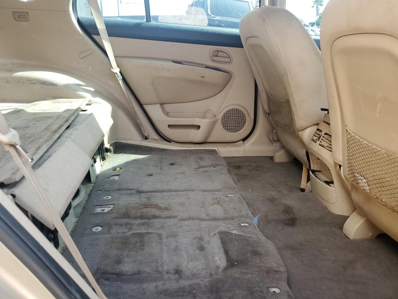 2008 Kia Rondo Lx VIN: KNAFG526187175250 Lot: 51673525