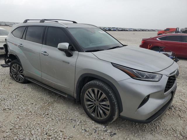  TOYOTA HIGHLANDER 2021 Srebrny