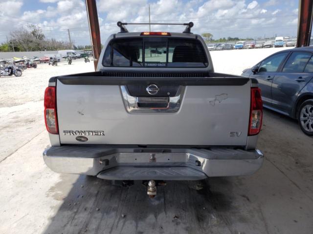  NISSAN FRONTIER 2017 Сріблястий