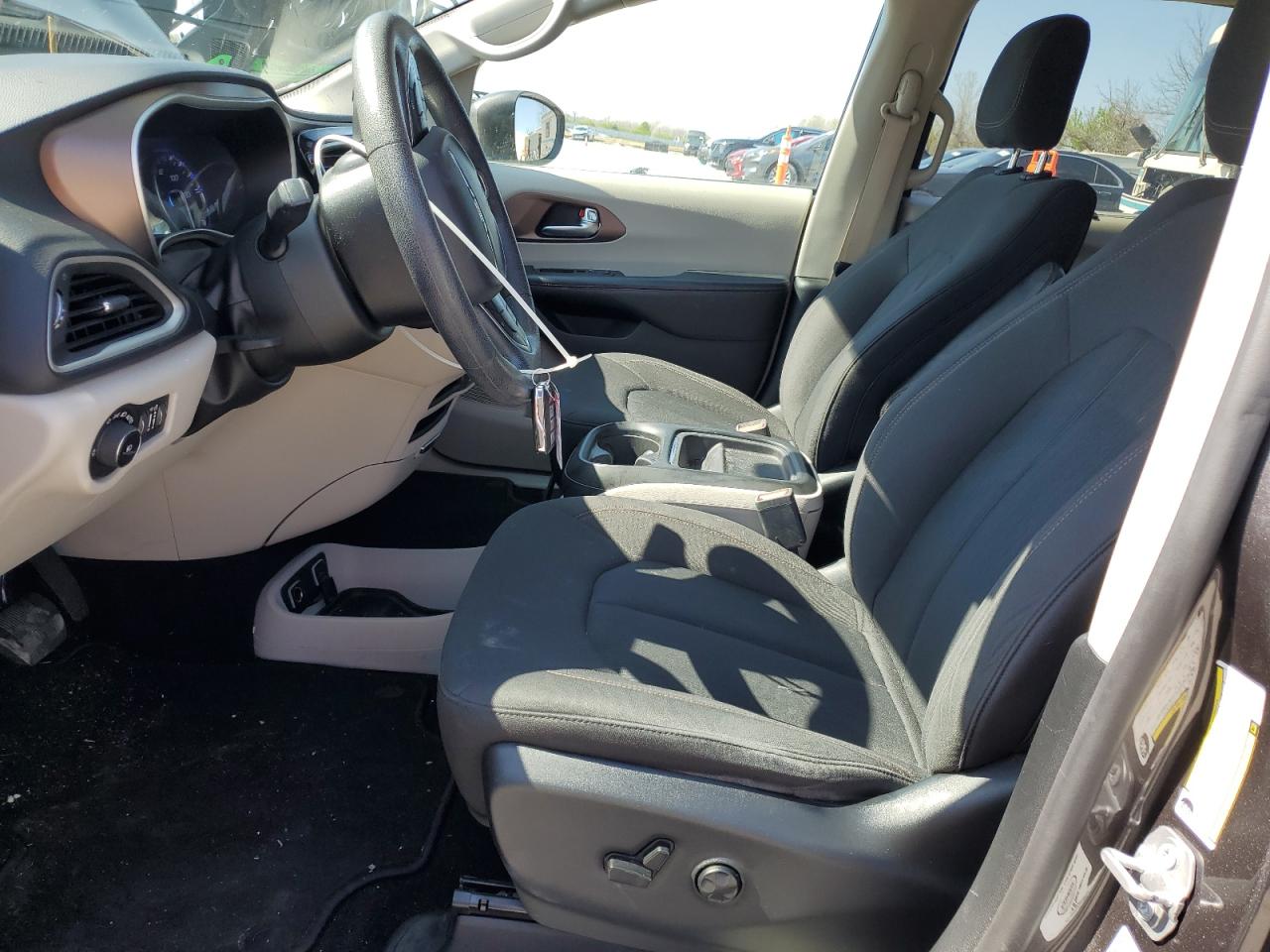 2019 Chrysler Pacifica Touring Plus VIN: 2C4RC1FG7KR576086 Lot: 52412305
